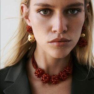 ZARA ROUND STONE NECKLACE